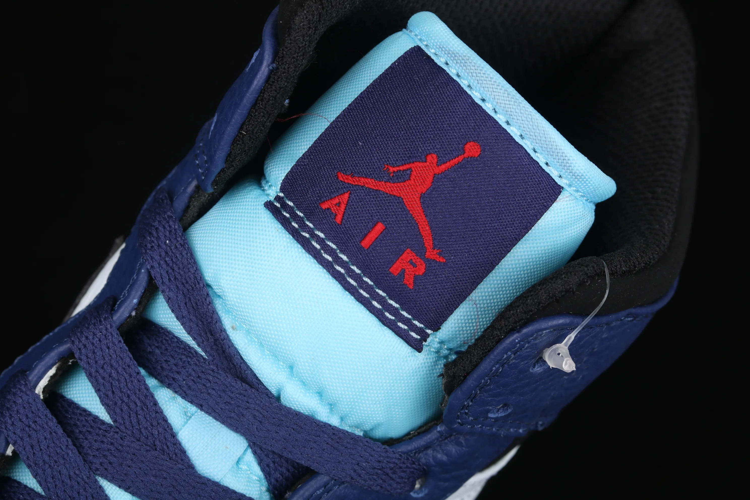 All categories Air Jordan Jordan series basketball shoes Air Jordan 1 Mid Air Jordan 1 Mid AJ1 Joe 1 mid-top‌full head layer‎cultural basketball‌ball‎shoes 852542-400
